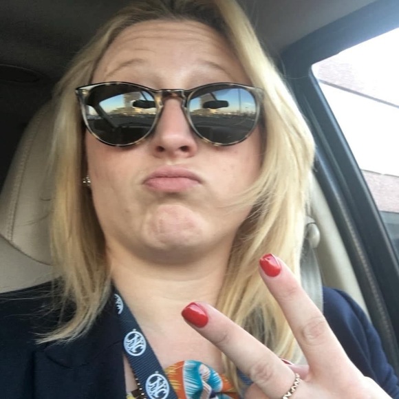 Profile Picture of Kristina Demilt (@kkdemilt) on Poshmark