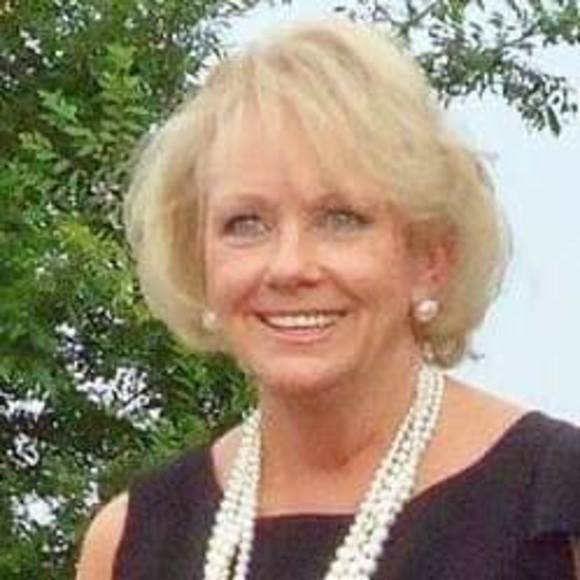 Profile Picture of Pam Bryan (@psbsoaps) on Poshmark