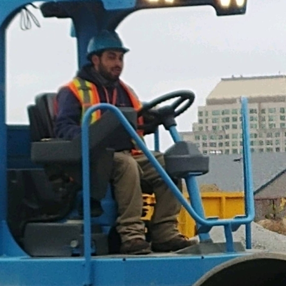 Profile Picture of Andrew Di re (@andrewdire1998) on Poshmark