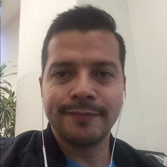 Profile Picture of Luis Longoria (@longolu) on Poshmark