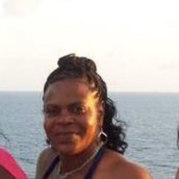 Profile Picture of Lisa Keel (@lisa_keel) on Poshmark