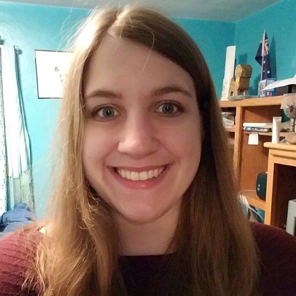 Profile Picture of Brianna Roux (@kangaaroux) on Poshmark