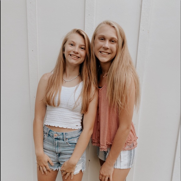 Profile Picture of Phoebe Adams (@phoebe_adams) on Poshmark