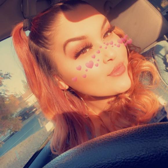 Profile Picture of Ariel Knights (@aknights7) on Poshmark