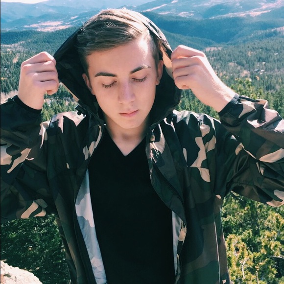Profile Picture of Chase Julian (@cjulian98) on Poshmark
