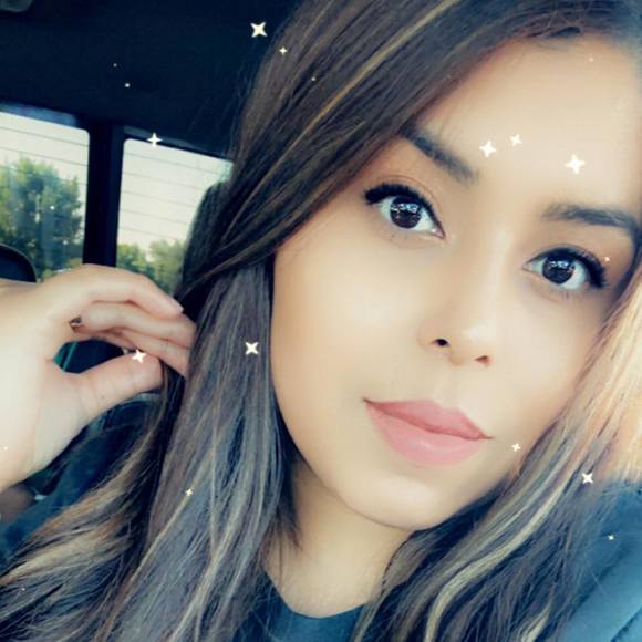 Profile Picture of Ariadna Luna (@lunaliseth) on Poshmark