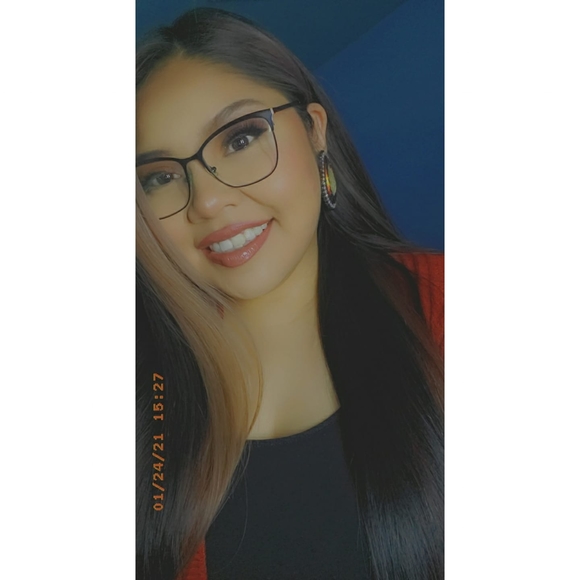 Profile Picture of Nani Tehya (@tehyai98) on Poshmark