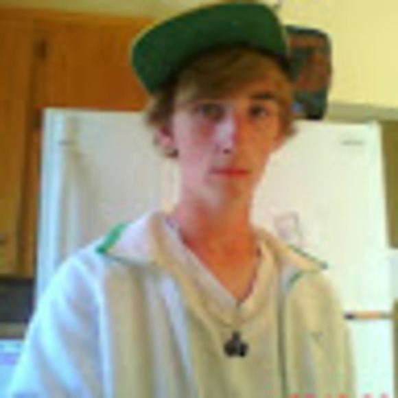Profile Picture of Alex Nicholson (@shithawk19) on Poshmark
