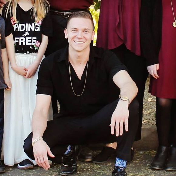 Profile Picture of Derek Heck (@derekwdh) on Poshmark