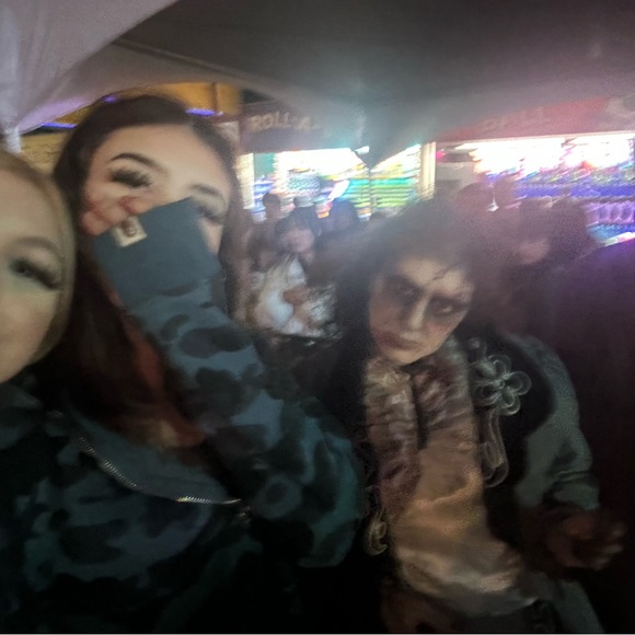 Profile Picture of Tianna Anzellotti (@anzellottitm) on Poshmark