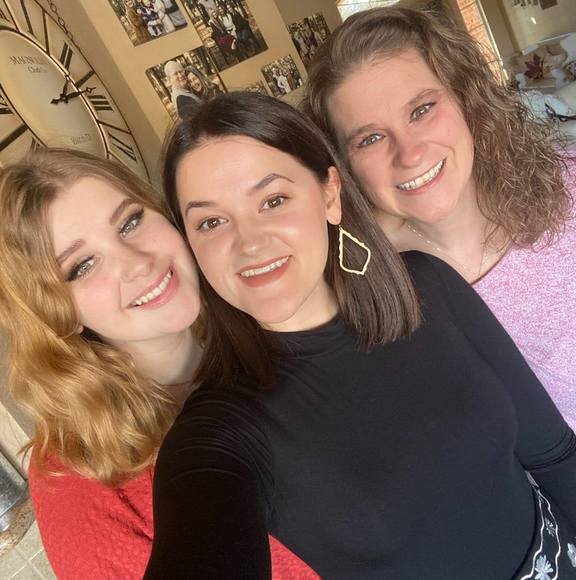 Profile Picture of Ashley Madinger (@mackydoo0808) on Poshmark