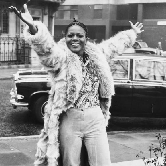 Profile Picture of Amani Woolfolk (@akiawool) on Poshmark