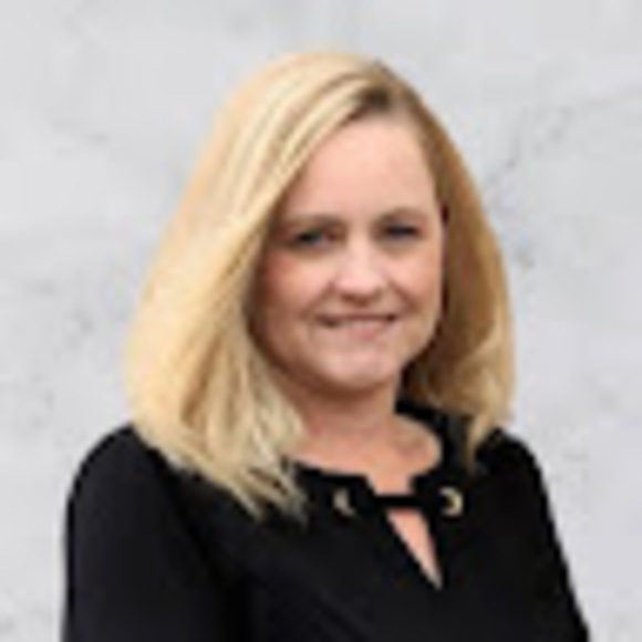 Profile Picture of Michelle Devries-zahrte (@mdzahrte) on Poshmark