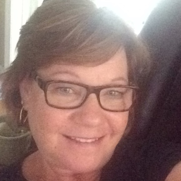 Profile Picture of Karen Egts (@kmegts) on Poshmark