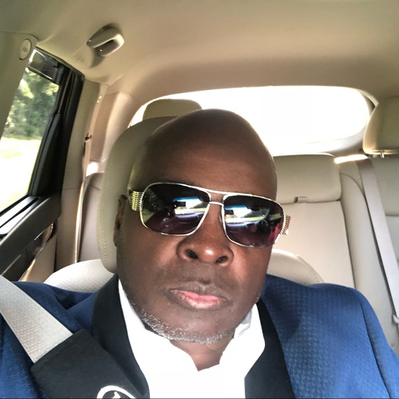 Profile Picture of Tony Burch (@tonyburch1) on Poshmark
