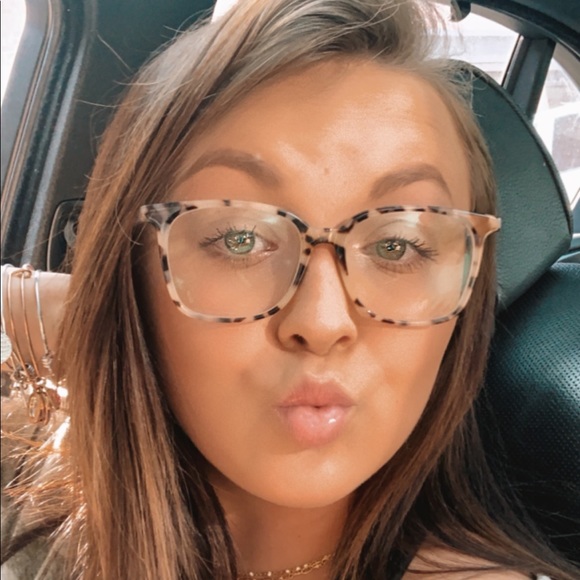 Profile Picture of Brittany Dean (@brittanydean953) on Poshmark