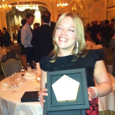 Profile Picture of Jo Gillett (@dollyg19) on Twitter