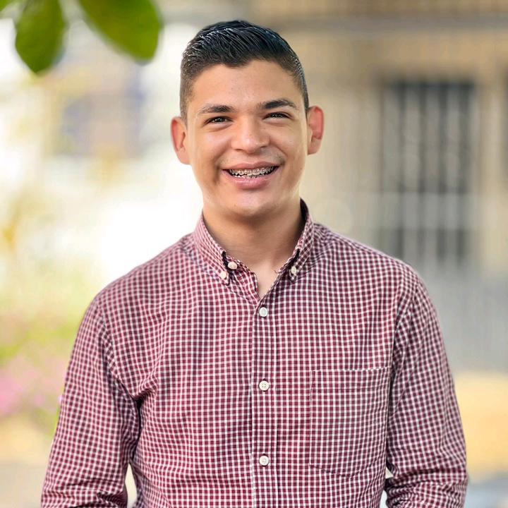 Profile Picture of Alejandro Renderos (@alejandro_renderos) on Tiktok