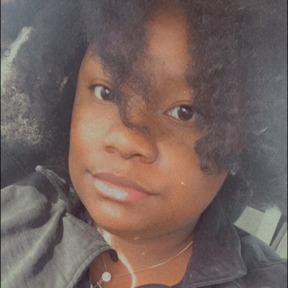 Profile Picture of Selenas Selenas (@boop2k15) on Poshmark