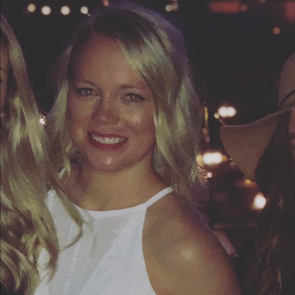 Profile Picture of Kari Tominsek (@ktom87) on Poshmark