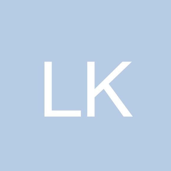 Profile Picture of Laura Kemmerer (@lkemmer) on Poshmark