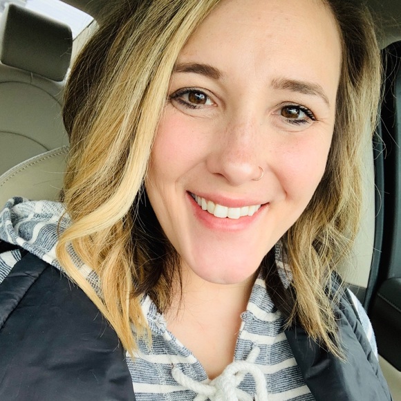 Profile Picture of Sammy Swenson (@sammyswen20) on Poshmark