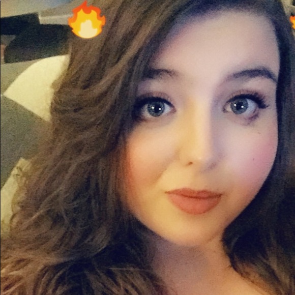 Profile Picture of Sara Wegenka (@smw29f) on Poshmark