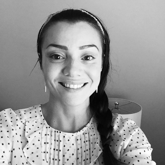 Profile Picture of Karen Steppe (@kmsuazo) on Poshmark
