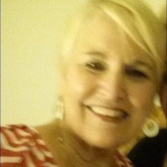 Profile Picture of Nonie Ogilvie (@nonieo66) on Poshmark