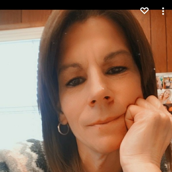 Profile Picture of Brenda Swogger (@swogger4) on Poshmark
