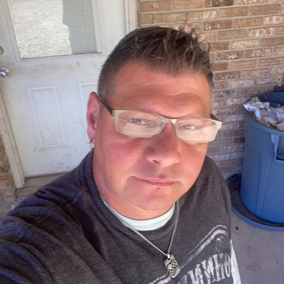 Profile Picture of Michael Mull (@michaelmull) on Poshmark