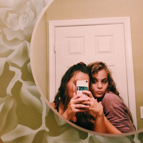 Profile Picture of Jynell Struss (@jynellstruss) on Poshmark