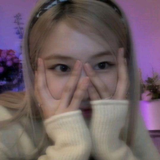 Profile Picture of 𝓡𝓸𝓼𝓲𝓮 𝓟𝓸𝓼𝓲𝓮🍩 (@rose.teddy0) on Tiktok