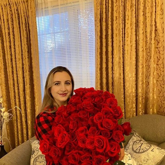 Profile Picture of Nadine Mihăilă (@nadine0203) on Poshmark