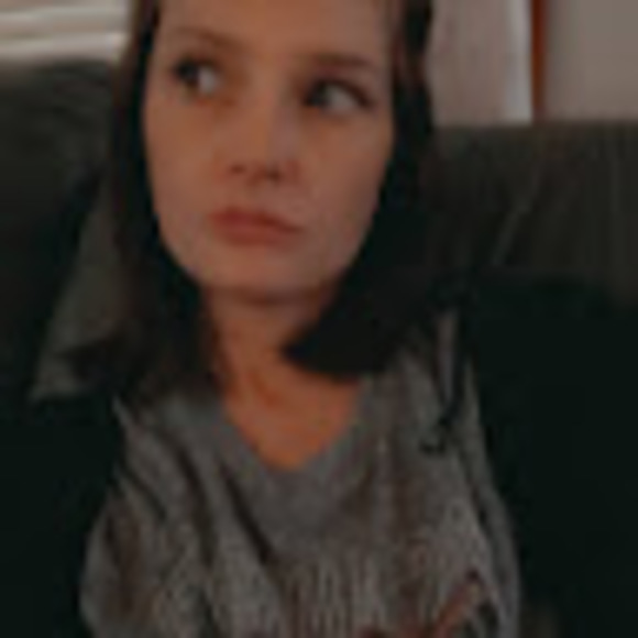 Profile Picture of Julia Mulcahy (@juliamulcahy) on Poshmark