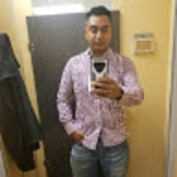 Profile Picture of Elio Corona (@corona8415) on Poshmark