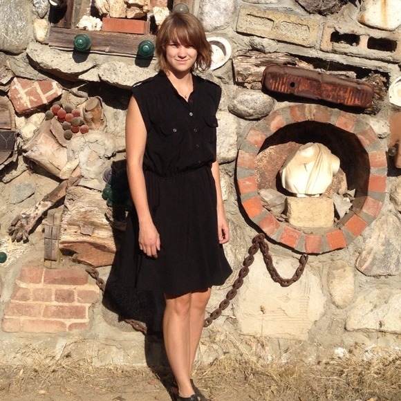 Profile Picture of Jenessa Buttars (@jenessa49) on Poshmark