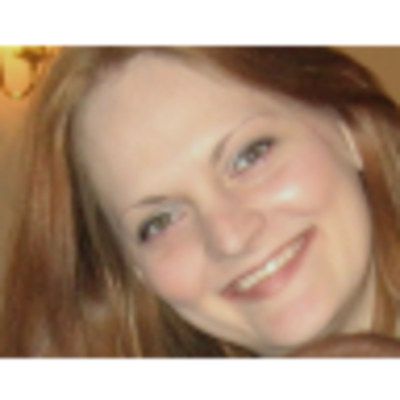 Profile Picture of Kristi Hogenson (@theatrehogie9) on Poshmark