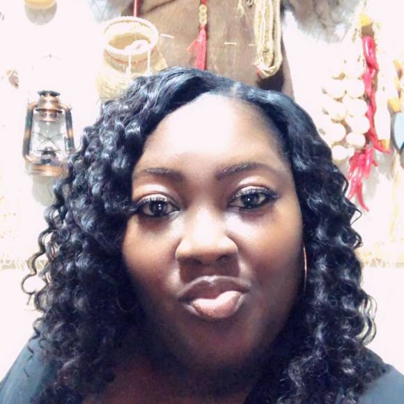 Profile Picture of Sharonda Scott (@sharonda08) on Poshmark