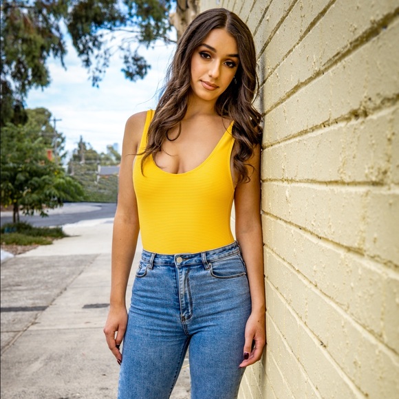 Profile Picture of Danielle Apidopoulos (@danielleapi) on Poshmark