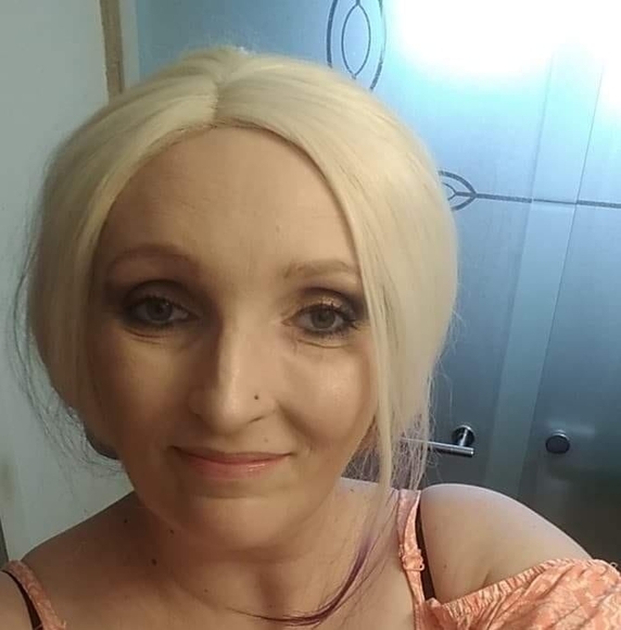 Profile Picture of Jenny Mellor (@bennifermellor) on Poshmark