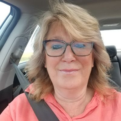 Profile Picture of Colleen Robbins🍁 (@robbins2320) on Twitter