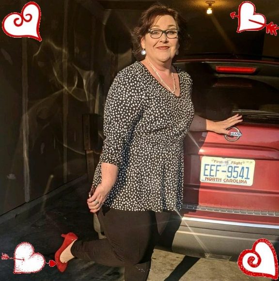 Profile Picture of Lisa Decosta (@decosta105) on Poshmark