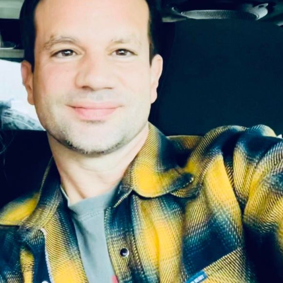 Profile Picture of Justin Mckenna (@justinmckenn911) on Poshmark