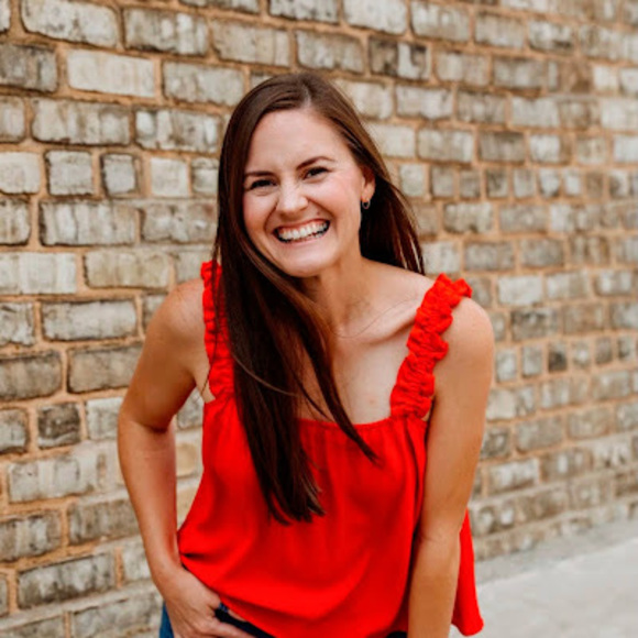 Profile Picture of Whitney Mauger (@reisdorfwl09) on Poshmark