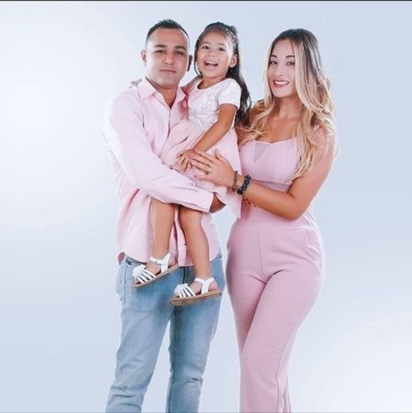 Profile Picture of Mari Perez (@mariperez991) on Poshmark