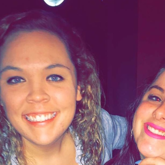 Profile Picture of Lara Beck (@lbeck0923) on Poshmark