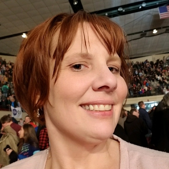 Profile Picture of Paula Gilbertson (@poshpaulakatie) on Poshmark