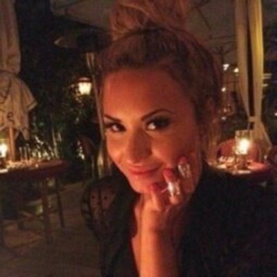 Profile Picture of '̵`̨ᵗᵐᶰᵉᵗᵏ،¸∞̠ ♥ (@ShellieNelson4) on Twitter