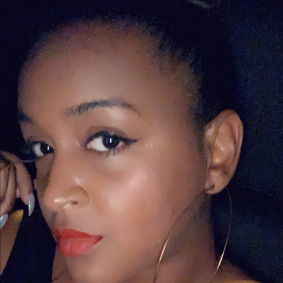 Profile Picture of Jasmine Stokes (@jstokes88) on Poshmark